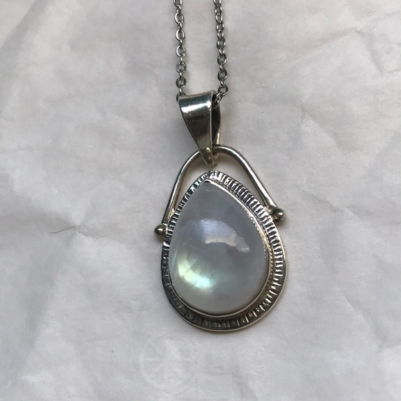 Rainbow moonstone teardrop silver necklace - Picture 5 of 8